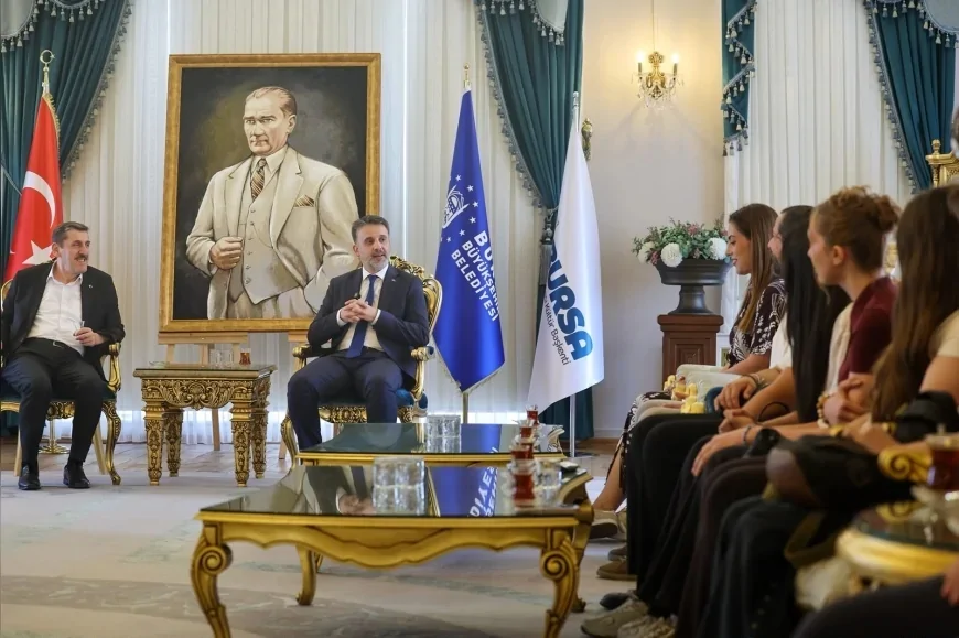 Bursa Büyükşehir Belediyesi Başkan Vekili Şahin Biba: “Milli takım maçlarını artık sizin marşınız eşliğinde izleyeceğiz”