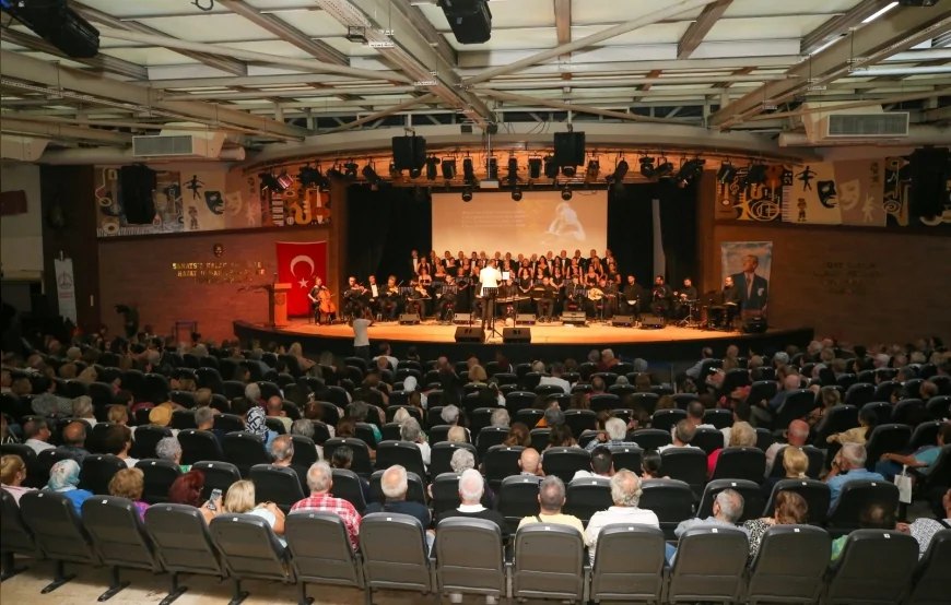 Karşıyaka Belediye Başkanı Yıldız Ünsal: “Yazın Coşkusunu Türk Sanat Müziğiyle Birlikte Paylaşıyoruz”