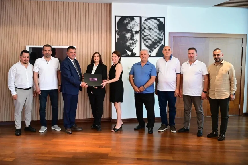 Aydın Büyükşehir Belediye Başkanı Özlem Çerçioğlu’na Kuşadası Esnaf ve Sanatkarlar Odası’ndan Nezaket Ziyareti