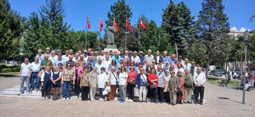 Çorum Öğretmen Okulu 1976 Mezunları Yarım Asırlık Dostluklarını 50 Yıl Buluşmasında Yeniden Pekiştirdi
