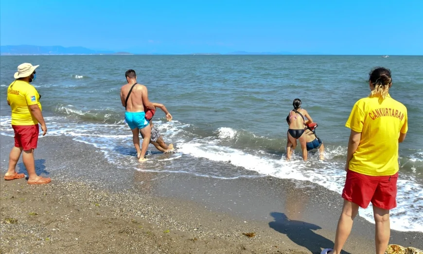 İzmir Büyükşehir Belediyesi’nin cankurtaran eğitimleriyle 279 kişi sahillerde görev almaya hak kazandı