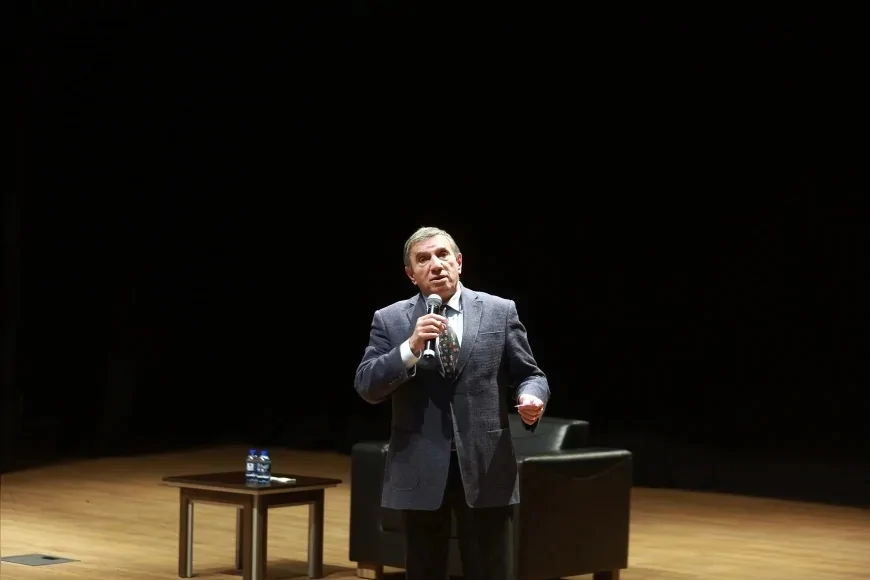 Yazar ve Psikolog Prof. Dr. Üstün Dökmen: “Okul Kapısında Endişeyle Beklemek Sınav Kaygısını Artırır”