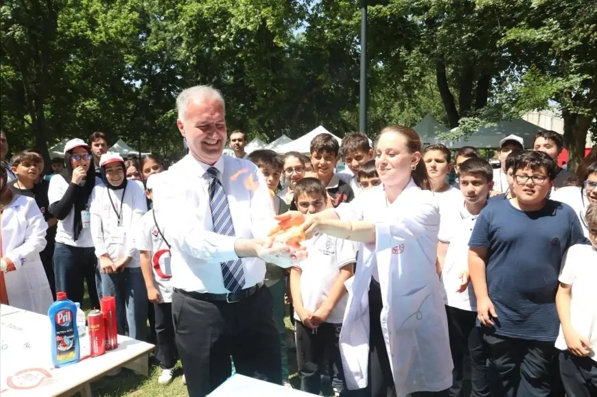İnegöl Belediye Başkanı Alper Taban: “Öğrencilerimizin Cesaretli Olmasını, Hayaller Kurup İcatlar Yapmasını İstiyoruz”