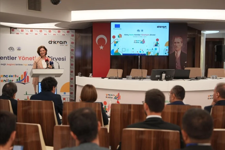 Eskişehir Büyükşehir Belediye Başkanı Ayşe Ünlüce: “Bu Ödülü Eskişehir’de Yaşayan Gençler Adına Alıyorum”