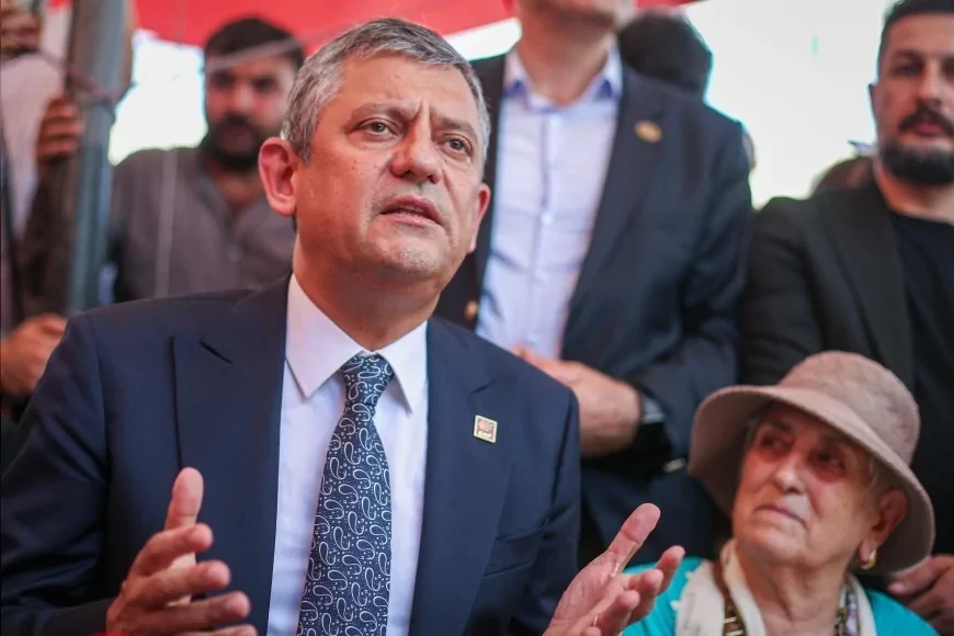 CHP GENEL BAŞKANI ÖZGÜR ÖZEL: “PARTİNİN BAŞINDA SEÇİLMİŞ VE SOKAĞA ÇIKABİLEN BİR GENEL BAŞKAN VAR”