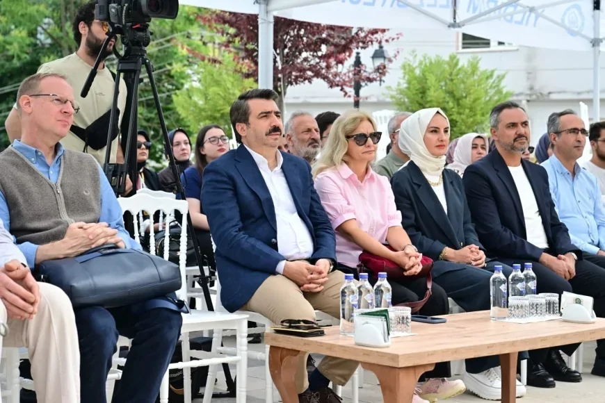 Yıldırım Belediye Başkanı Oktay Yılmaz: “Kökleri Yıldırım’da, ufku dünyada olan bir gençlik hayal ediyoruz”