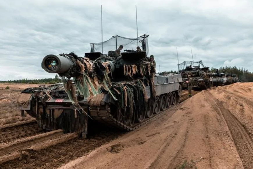 Almanya’nın Litvanya’daki kalıcı tank tugayı ilk kez geniş çaplı muharebe tatbikatına katıldı