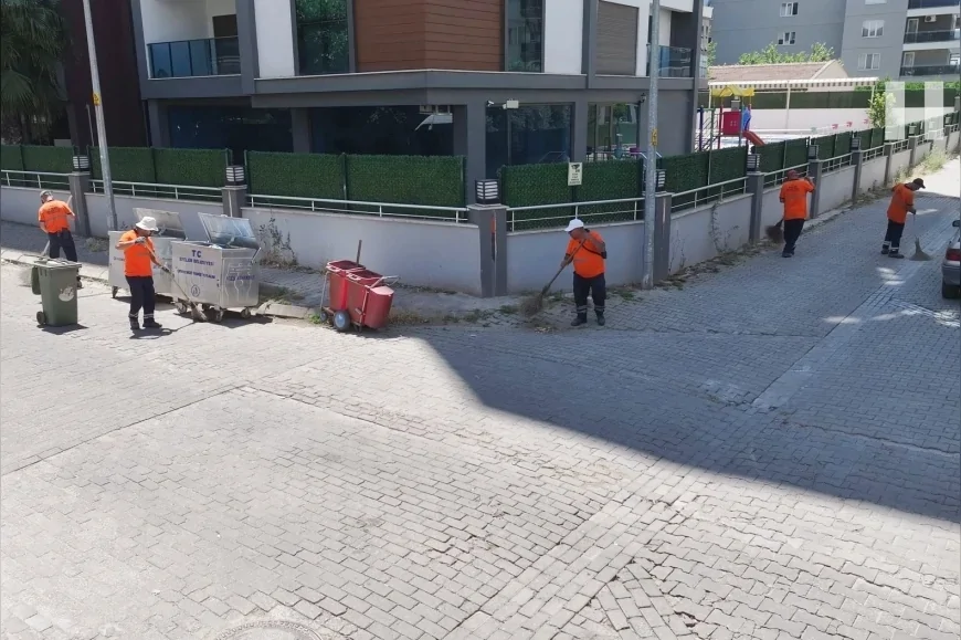 Efeler’de Orta, Ata ve Mimar Sinan Mahallelerinde Kapsamlı Temizlik Çalışmaları Aralıksız Sürüyor