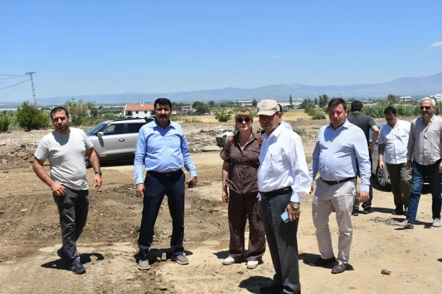 Manisa Büyükşehir Belediyesi Salihli’de Selin İzlerini Silmek İçin Tüm Birimleriyle Sahada