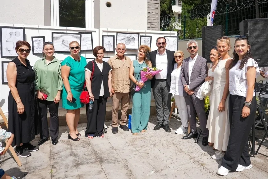 Maltepe Belediyesi Mahalle Evleri’nde yıl sonu etkinlikleri eserler ve atölye çalışmalarıyla başladı