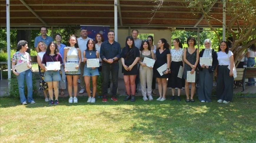 Ege Üniversitesi Botanik Bahçesinde Doğa ve Sanat Buluştu, Katılımcı Eserleri Ziyaretçilerin Beğenisine Sunuldu