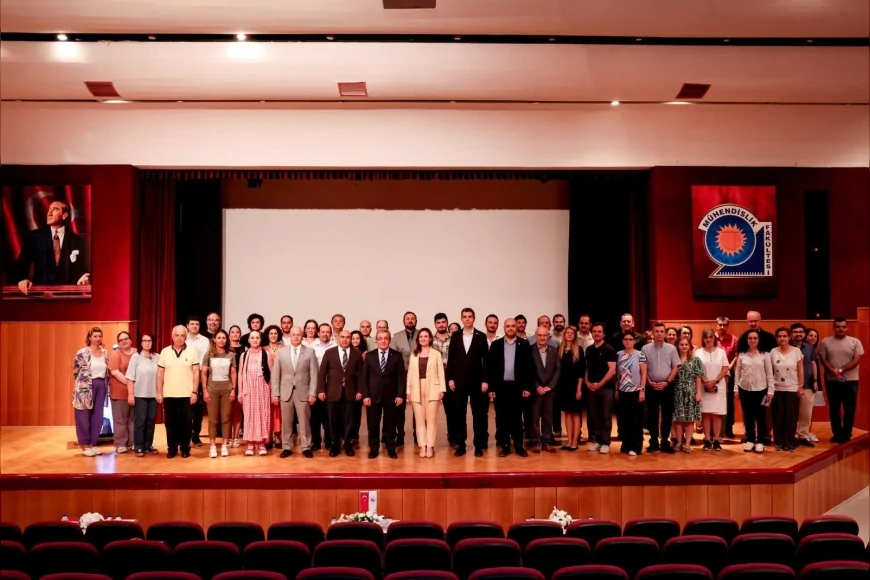 DEÜ’de Düzenlenen Konferansta Akademik Yayıncılıkta Açık Erişim ve Yapay Zekâ Süreci Ele Alındı