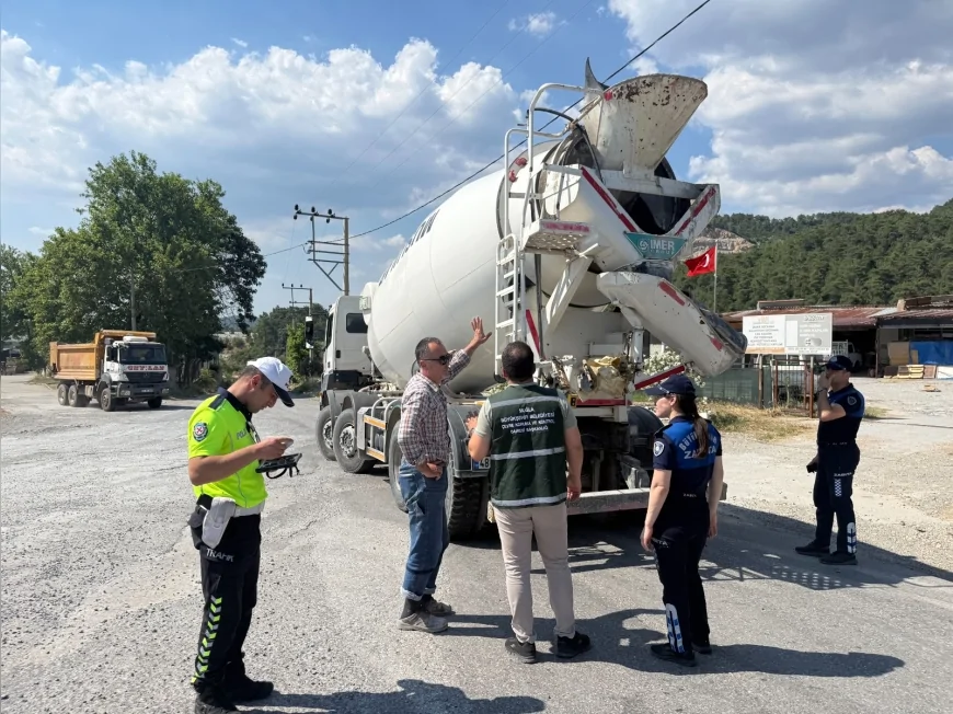 MUĞLA BÜYÜKŞEHİR BELEDİYESİ TURİZM BÖLGELERİNDE BETON MİKSERLERİNE YÖNELİK DENETİMLERİ SIKILAŞTIRDI