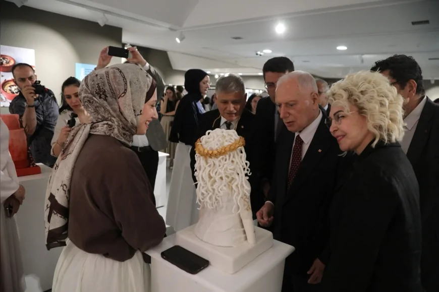 BAŞKENT ÜNİVERSİTESİ GÜZEL SANATLAR ÖĞRENCİLERİNİN YIL SONU SERGİSİ ÇANKAYA’DA AÇILDI VE ÇAĞDAŞ SANATLAR MERKEZİ SANATSEVERLERLE BULUŞTU
