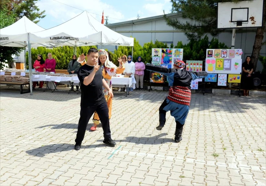 Kahramankazan’da Özel Bireylerin Hazırladığı Sanat Sergisi ve Kermes Yoğun İlgi Gördü
