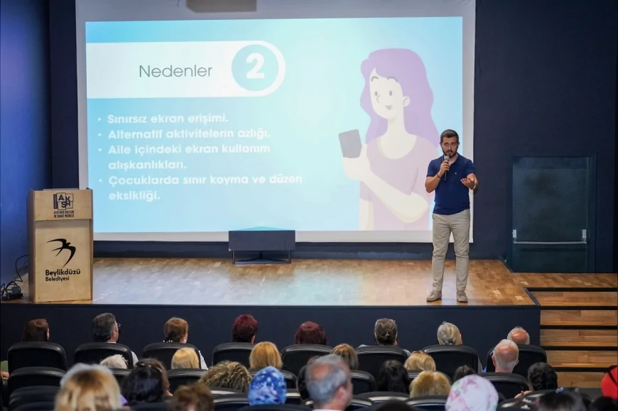 Beylikdüzü Belediye Başkan Yardımcısı Emel Turan: "Yetişkinler olarak en önemli rol model bizleriz, çocuklardan önce kendi ekran kullanımımızı gözden geçirmemiz gerekiyor"