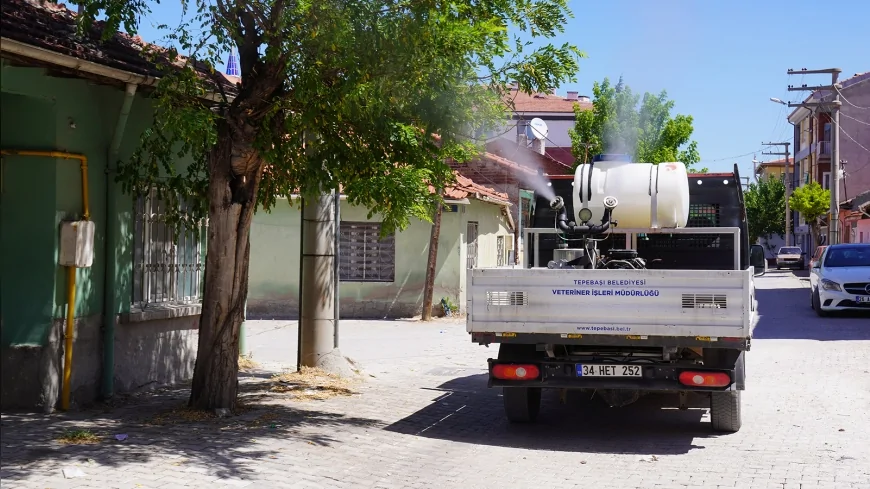 Tepebaşı Belediyesi Veteriner İşleri Müdürlüğü: "Sivrisinek, karasinek ve diğer uçkun zararlılara karşı ilaçlama çalışmaları aralıksız şekilde sürdürülüyor"