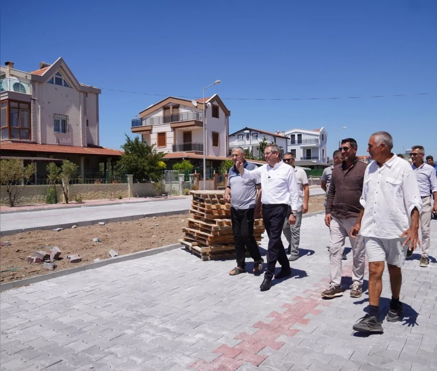 Ayvalık Belediyesi Altınova ve 150 Evler’de Yol Yenileme Çalışmalarını Hızlandırdı