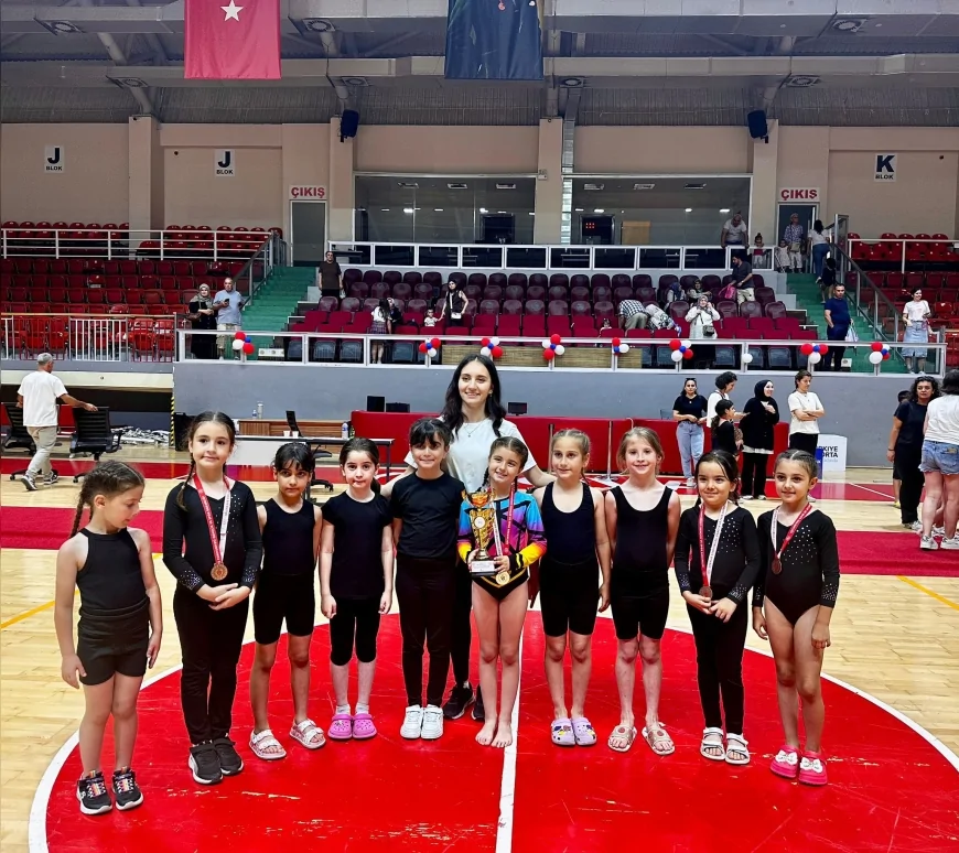 Yalova Belediyespor Jimnastik Takımı Okullar Arası Yarışmalarda Önemli Dereceler Elde Etti