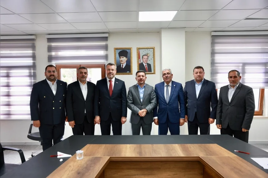 İKNEVDER Yönetimi Nevşehir Belediye Başkanı Rasim Arı’yı Ziyaret Etti, Kentin Geleceğine Yönelik Projeler Değerlendirildi