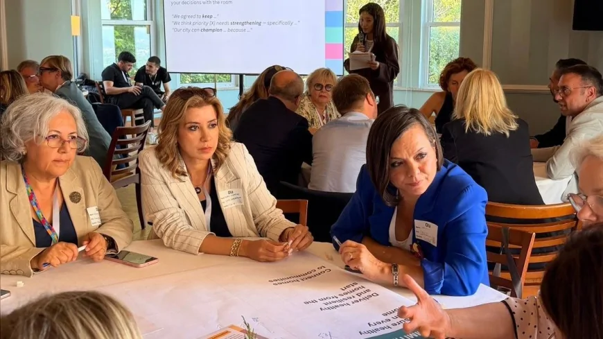 Karabağlar Belediye Başkanı Helil Kınay, DSÖ Avrupa Sağlıklı Şehirler Ağı Konferansı'nda "Başkan Mahallede" uygulamasını tanıttı