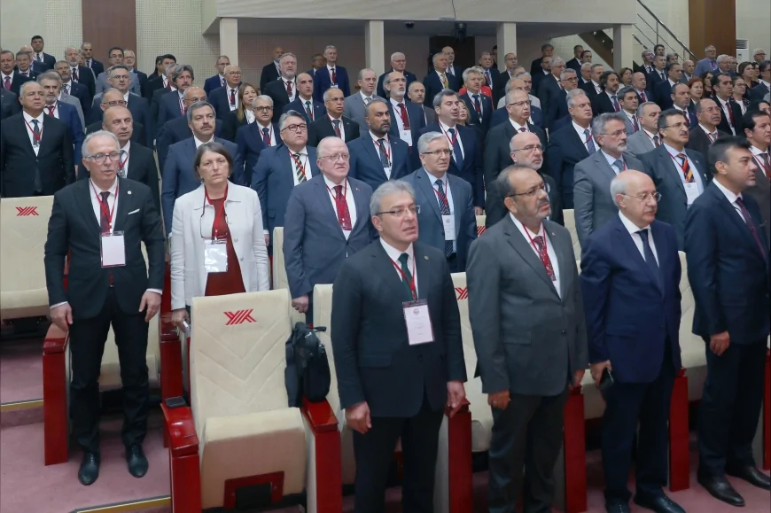 YÖK Başkanı Prof. Dr. Erol Özvar yükseköğretimde geleceğin yol haritasını açıkladı, DEÜ Rektörü Prof. Dr. Bayram Yılmaz ÜAK Toplantısı'na katıldı