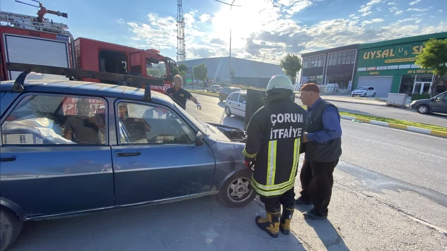 Çorum'da akaryakıt istasyonunda yakıt aldıktan sonra alev alan otomobil faciaya dönüşmeden söndürüldü