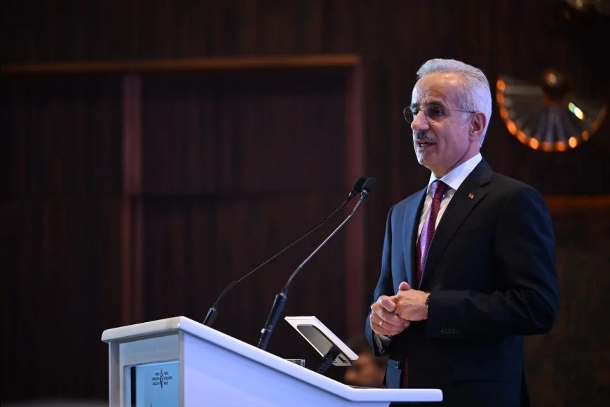 ULAŞTIRMA VE ALTYAPI BAKANI ABDULKADİR URALOĞLU: “HÜRMÜZ BOĞAZI VE BASRA KÖRFEZİ'NDE BEKLEYEN 15 GEMİMİZ GÜVENLE BÖLGEDEN AYRILDI”