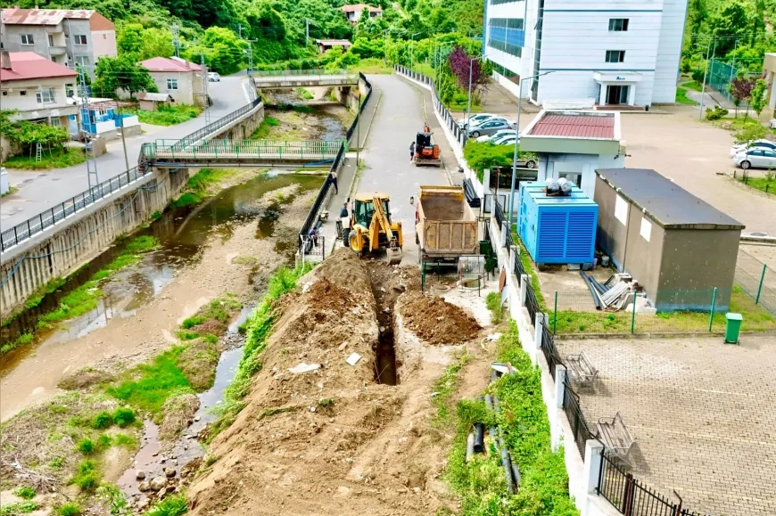 Giresun Belediyesi Gaziler Mahallesi'nde 150 Metrelik Yeni Kanalizasyon Hattı Çalışmasını Sürdürüyor!