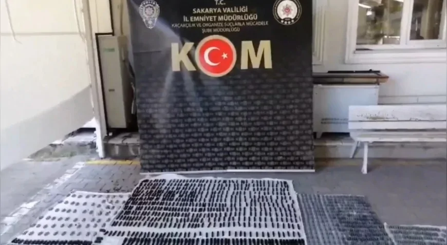 SAKARYA'DA SİLAH KAÇAKÇILIĞI OPERASYONUNDA 847 SİLAH ÜRETİMİNE YETECEK 2 BİN 366 PARÇA ELE GEÇİRİLDİ