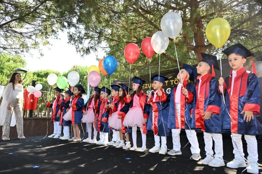 Manisa Büyükşehir Belediyesi Çocuk Eğitim Merkezlerinde 96 Minik Öğrenci Mezuniyet Sevinci Yaşadı
