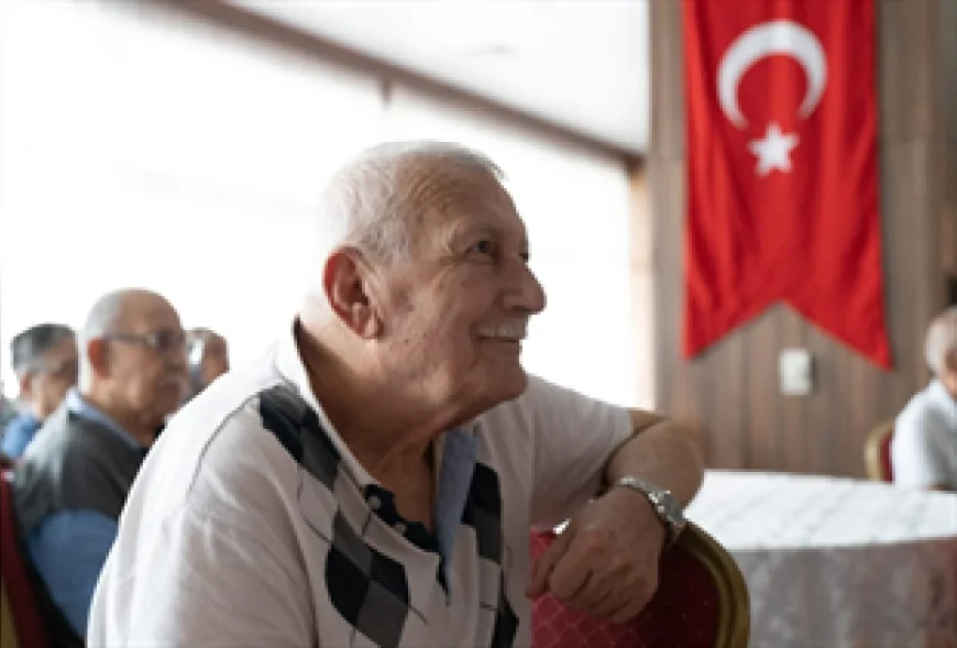 ZÜBEYDE HANIM HUZUREVİ’NDE BABALAR GÜNÜ DUYGUSAL ANLARA SAHNE OLDU