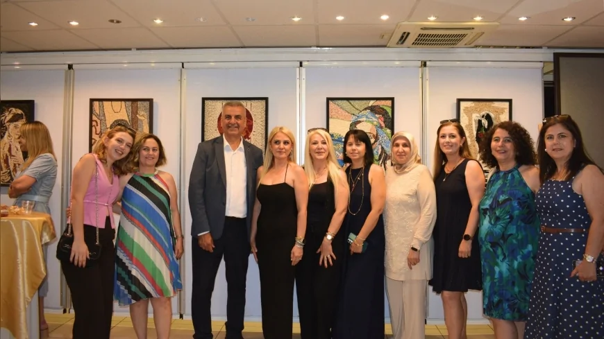 EGE ÜNİVERSİTESİ ETNOGRAFYA MÜZESİNDE ZEYTİNDALI SANAT EVİ ÖĞRENCİLERİNDEN EL EMEĞİ KARMA SERGİ SANATSEVERLERLE BULUŞTU