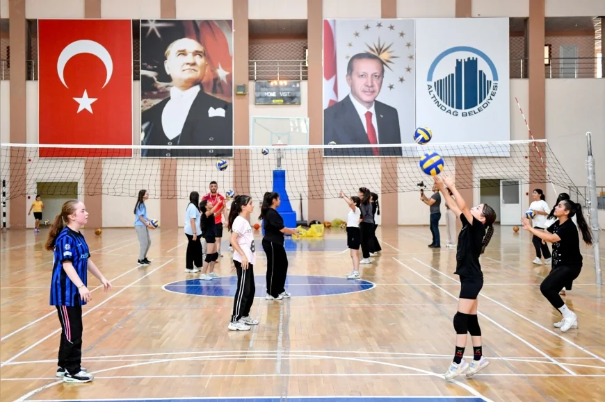 ALTINDAĞ BELEDİYE BAŞKANI DR. VEYSEL TİRYAKİ: “ŞAMPİYON SPORCULAR VE BAŞARILI SANATÇILAR ALTINDAĞ’DA YETİŞECEK”