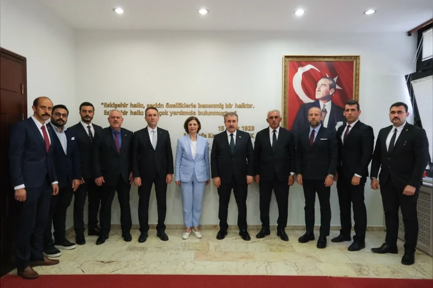 BBP GENEL BAŞKANI MUSTAFA DESTİCİ, ESKİŞEHİR BÜYÜKŞEHİR BELEDİYE BAŞKANI AYŞE ÜNLÜCE’Yİ ZİYARET ETTİ