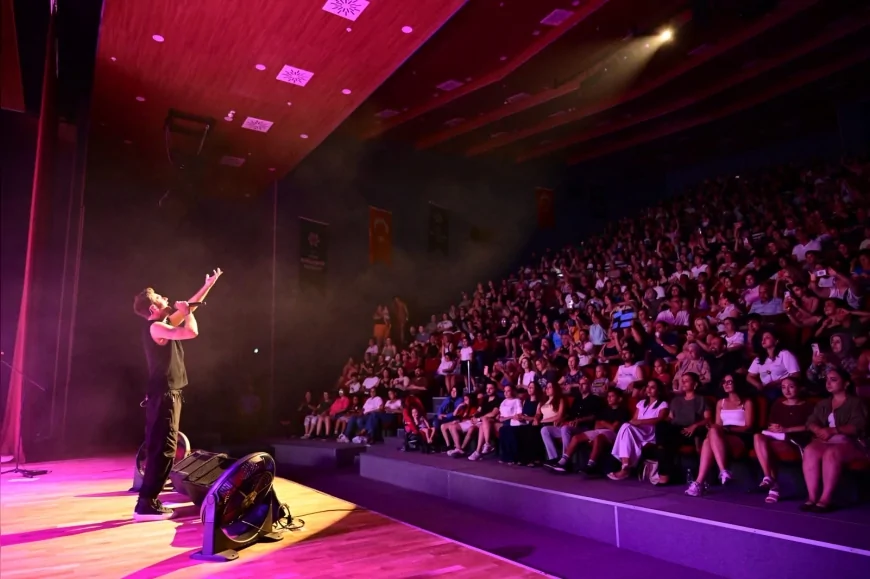 Aydın Büyükşehir Belediye Başkanı Özlem Çerçioğlu’nun ‘Yaza Merhaba Konserleri’ Didim’de Kolpa Konseriyle Devam Etti