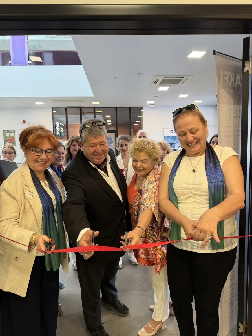 GÖZ VAKFI BAYRAMPAŞA GÖZ HASTANESİ SERGİ SALONUNDA “BU YÜK HEPİMİZE AĞIR” SERGİSİ SANATSEVERLERLE BULUŞTU