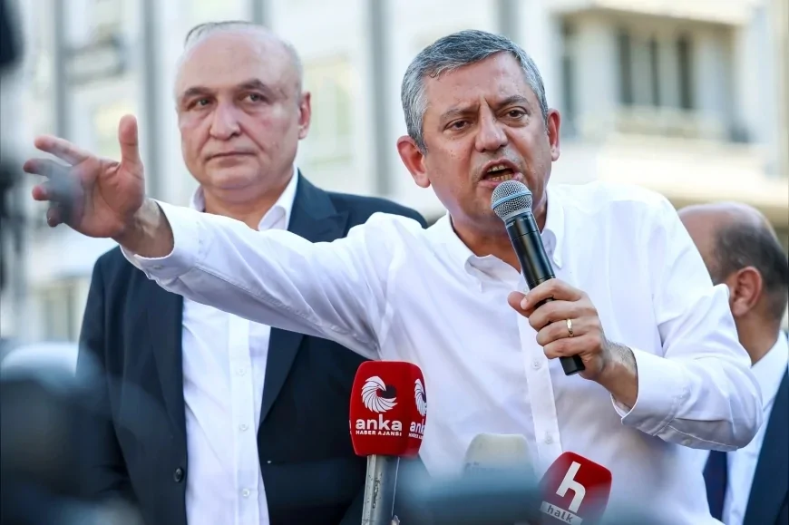 CHP Lideri Özgür Özel: “Tarihin kırılma noktasındayız, millet uğradığı haksızlığa ve saldırılara sessiz kalmıyor”