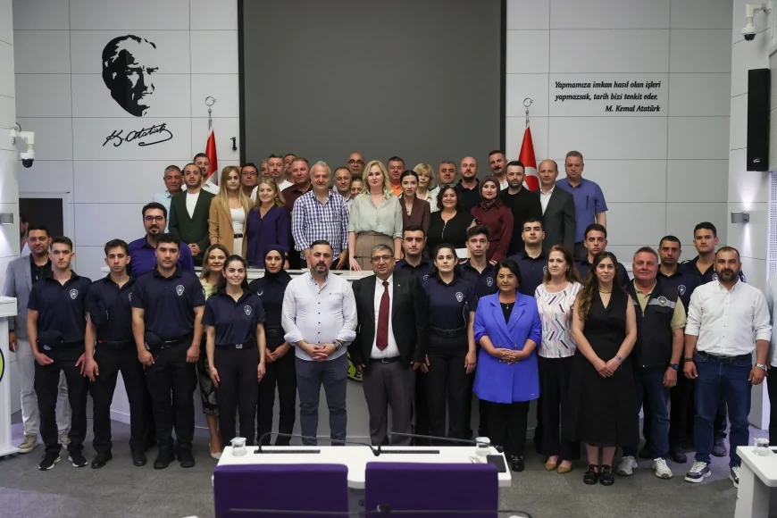 BUCA BELEDİYESİ’NDE 15 YENİ ZABITA GÖREVE BAŞLADI BAŞKAN VEKİLİ HÜSEYİN BENZER “BİZ HALKIN EMRİNDEYİZ”
