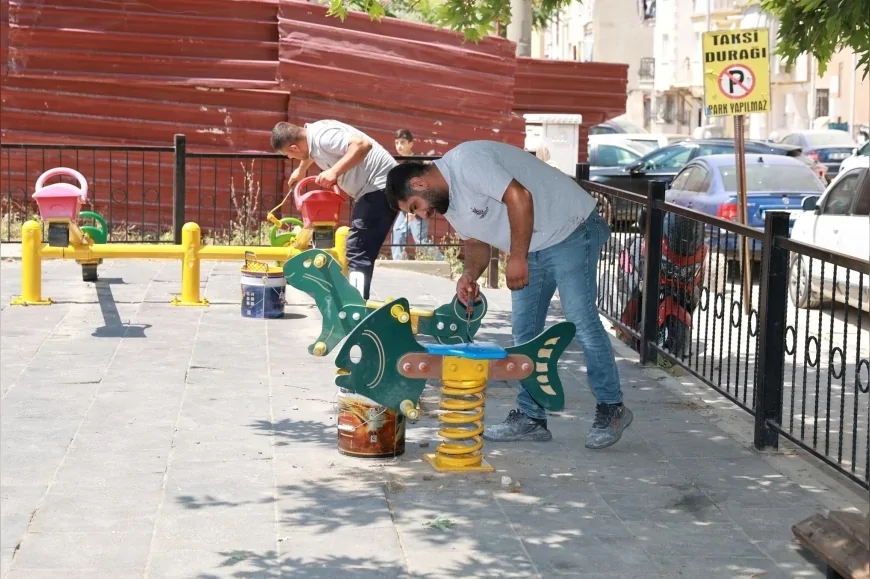 Şehzadeler Belediyesi 67 Mahallede Yol, Park, Yeşil Alan ve Temizlik Çalışmalarını Aralıksız Sürdürüyor