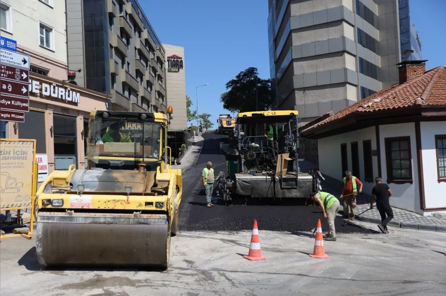 Bursa Büyükşehir Belediyesi Çekirge 1. Murat Caddesi’nde Asfalt Yenileme Çalışmasını Tamamladı
