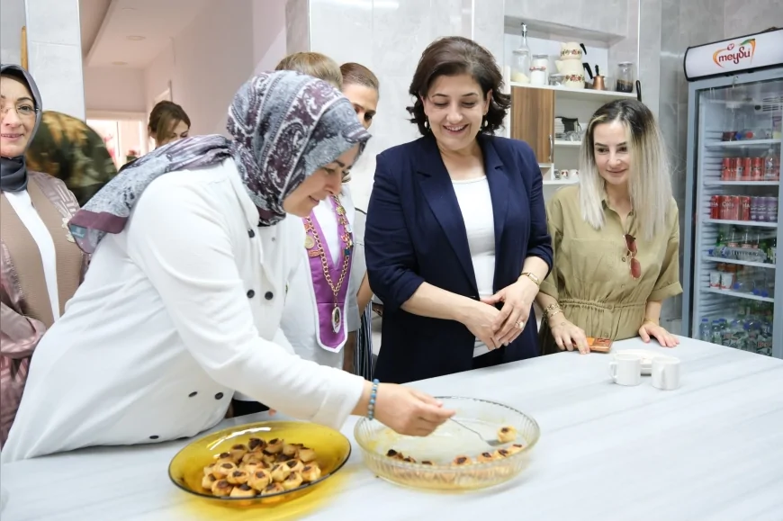 SÜREYYA YAVUZ HANIMEFENDİ'DEN KADIN GİRİŞİMCİLERE DESTEK ZİYARETİ