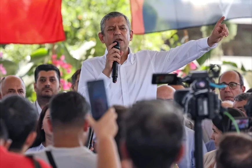 Cumhuriyet Halk Partisi Lideri Özgür Özel: “Ne Partiyi Kaderiyle Baş Başa ve Seçilmemişlerde Bırakırız Ne de Erdoğan’ı İktidarda Tutmak İsteyenlerin Planlarının Parçası Oluruz”