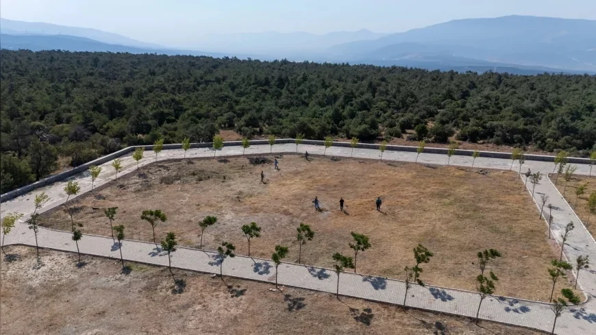 İzmir Büyükşehir Belediyesi Bornova Kayadibi’nde 25 Bin Defin Kapasiteli Kent Mezarlığını Hizmete Açtı