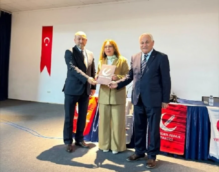 Yeniden Refah Partisi Çorum İl Başkanlığı'nda Kadın Kolları Başkanlığı görevini Naile Demir devraldı