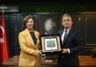 Eskişehir Büyükşehir Belediye Başkanı Ayşe Ünlüce, Eskişehir Cumhuriyet Başsavcısı Ferhat Deniz’e hayırlı olsun ziyaretinde bulundu