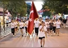 Manisa’da 15 Temmuz Sancak Koşusu Ay Yıldızlı Sancağın Elden Ele Taşınmasıyla Tamamlandı!