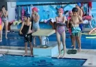 Buca Belediyesi uygun ücretli yüzme kurslarıyla minik sporcuları havuzda geleceğe hazırlıyor