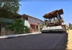 Denizli Büyükşehir Belediyesi Çivril'de Gökhan Avcı Caddesi'ni sıcak asfalt ve kaldırım çalışmasıyla yeniledi