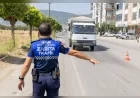 İzmir Büyükşehir Belediyesi Tarım İşçisi Servislerini Denetledi, Korsan Taşımacılık Yapan Araçlar Trafikten Men Edildi
